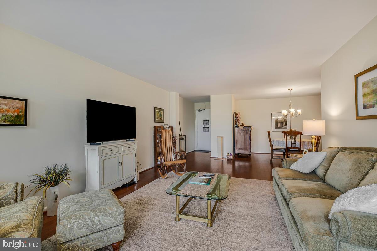 WHITEHALL - Residential