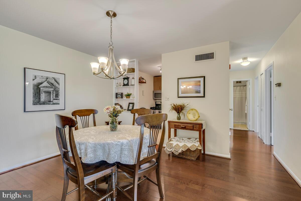 WHITEHALL - Residential