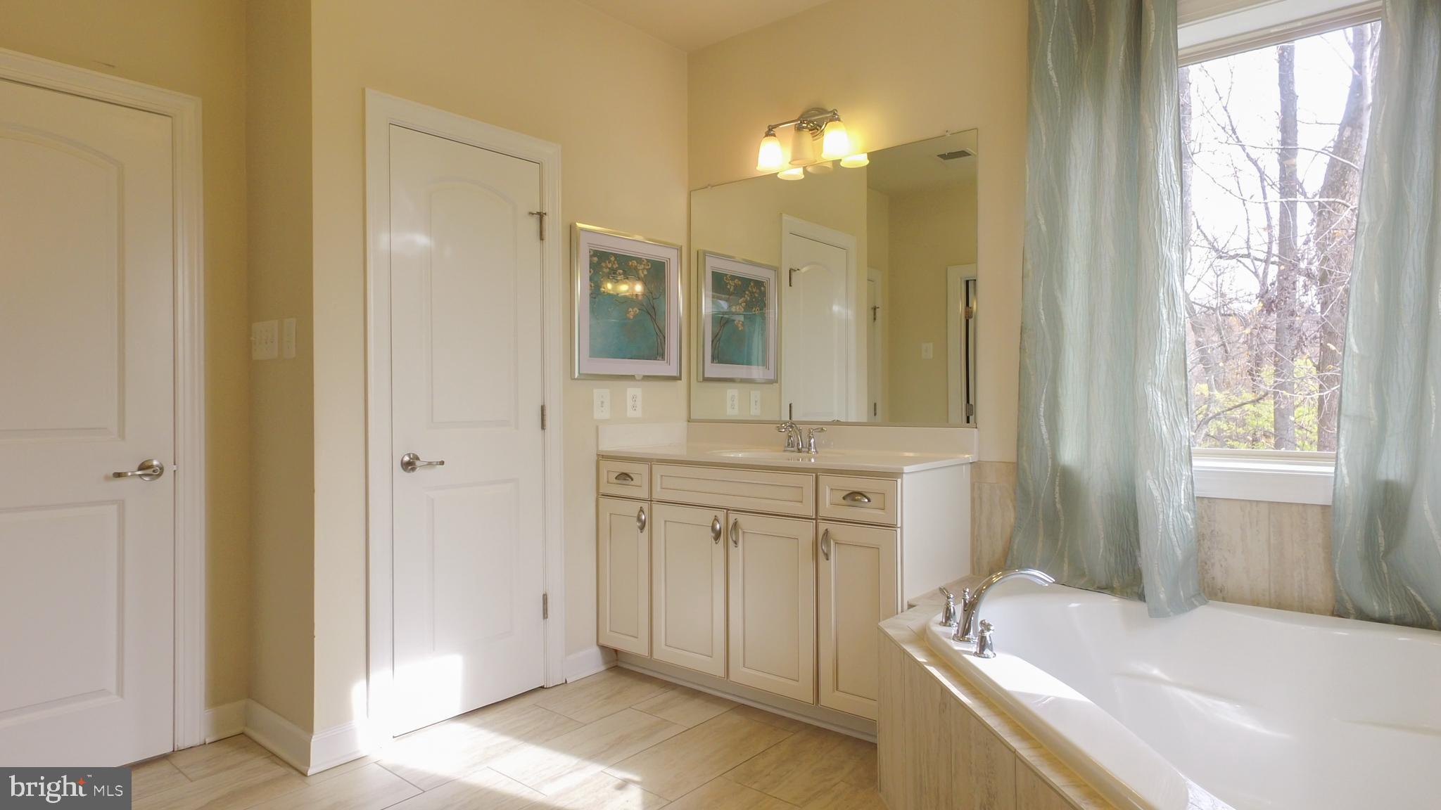 BALMORAL - Residential