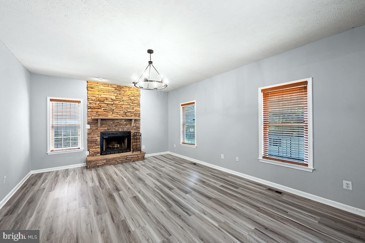 WILDERNESS SHORES - Residential