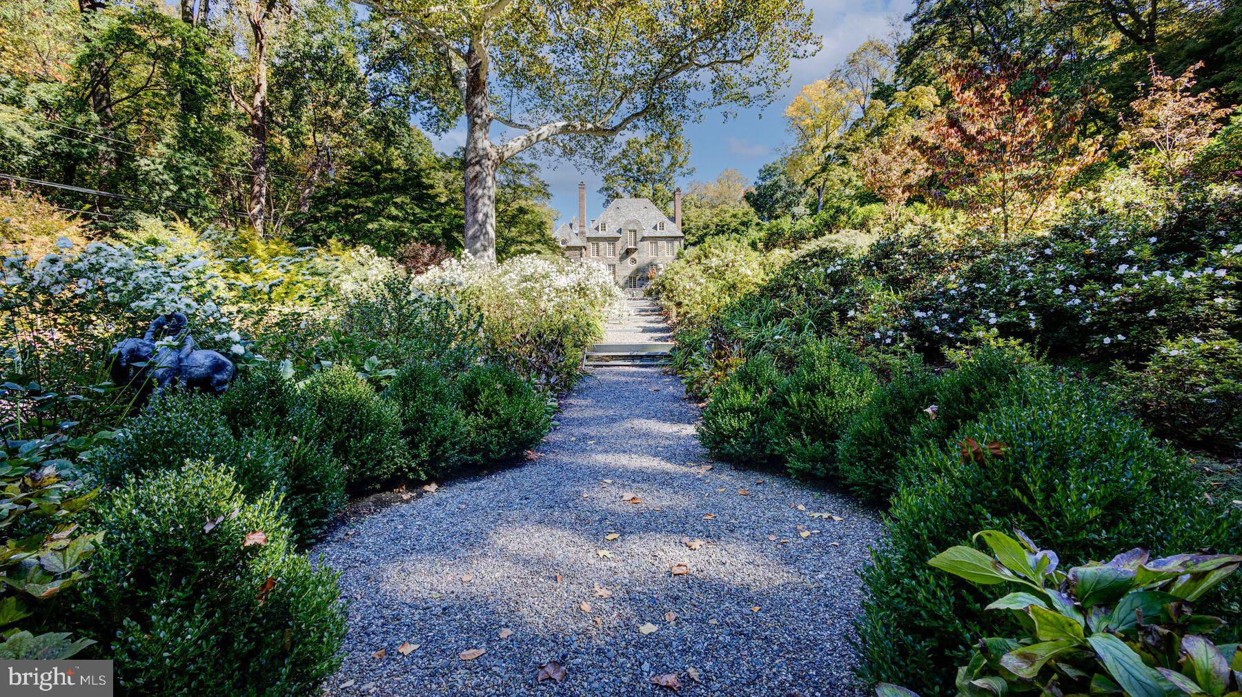 CHESTNUT HILL - Residential