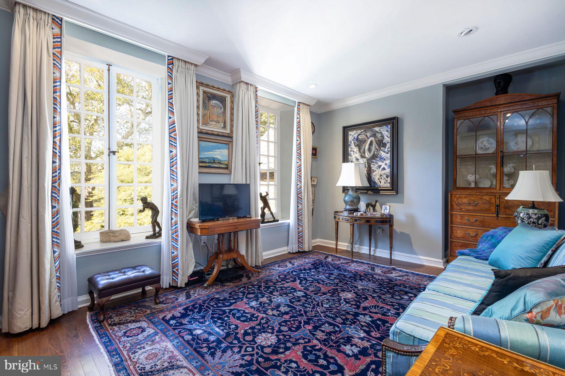 CHESTNUT HILL - Residential