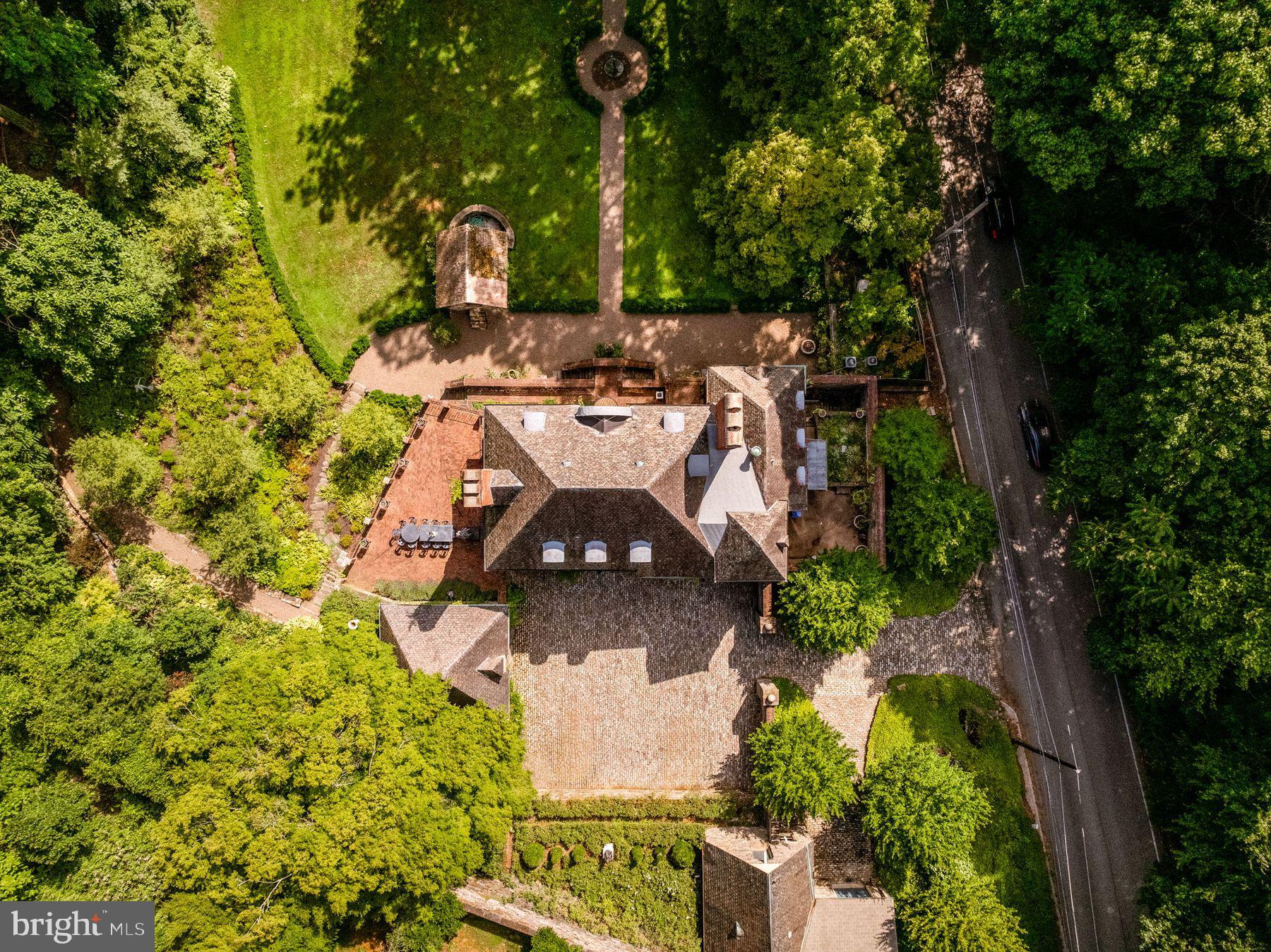 CHESTNUT HILL - Residential