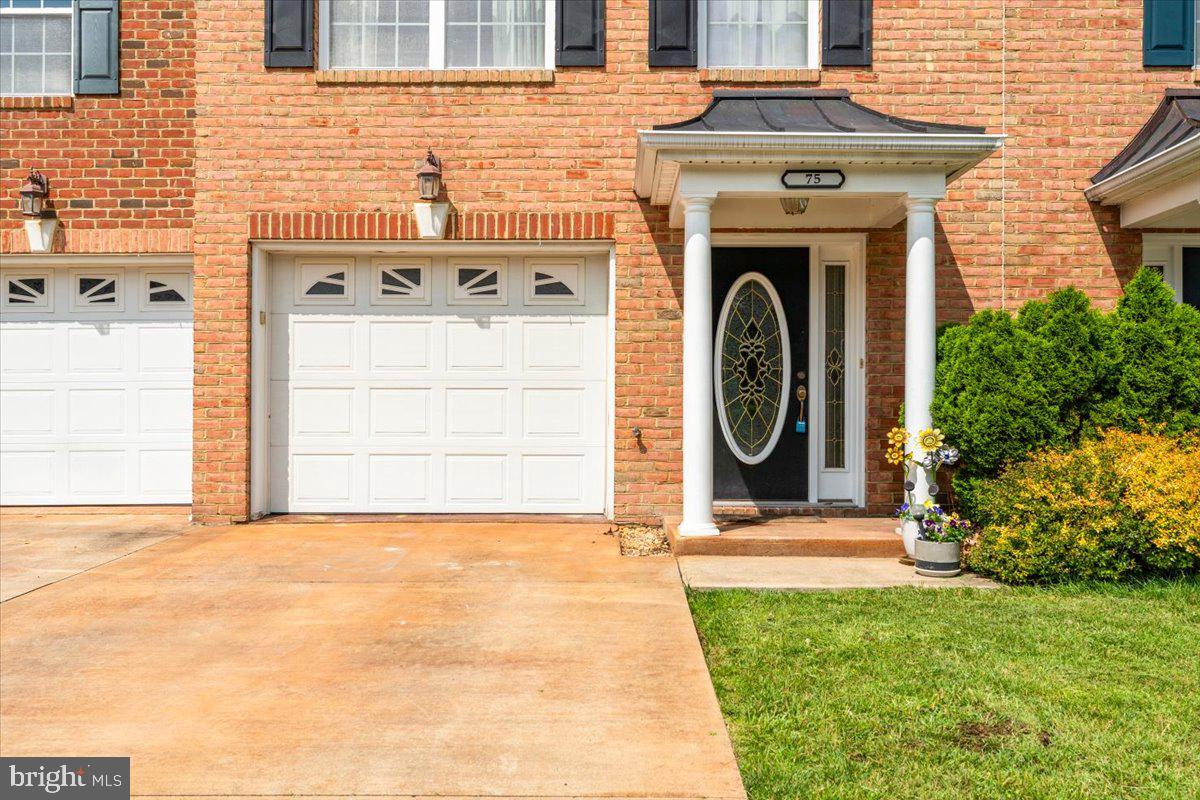 75 BABYLONICA COURT