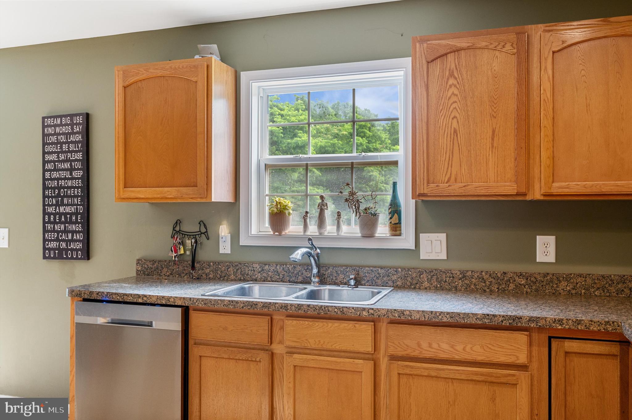 APPLE KNOLLS ESTATES - Residential