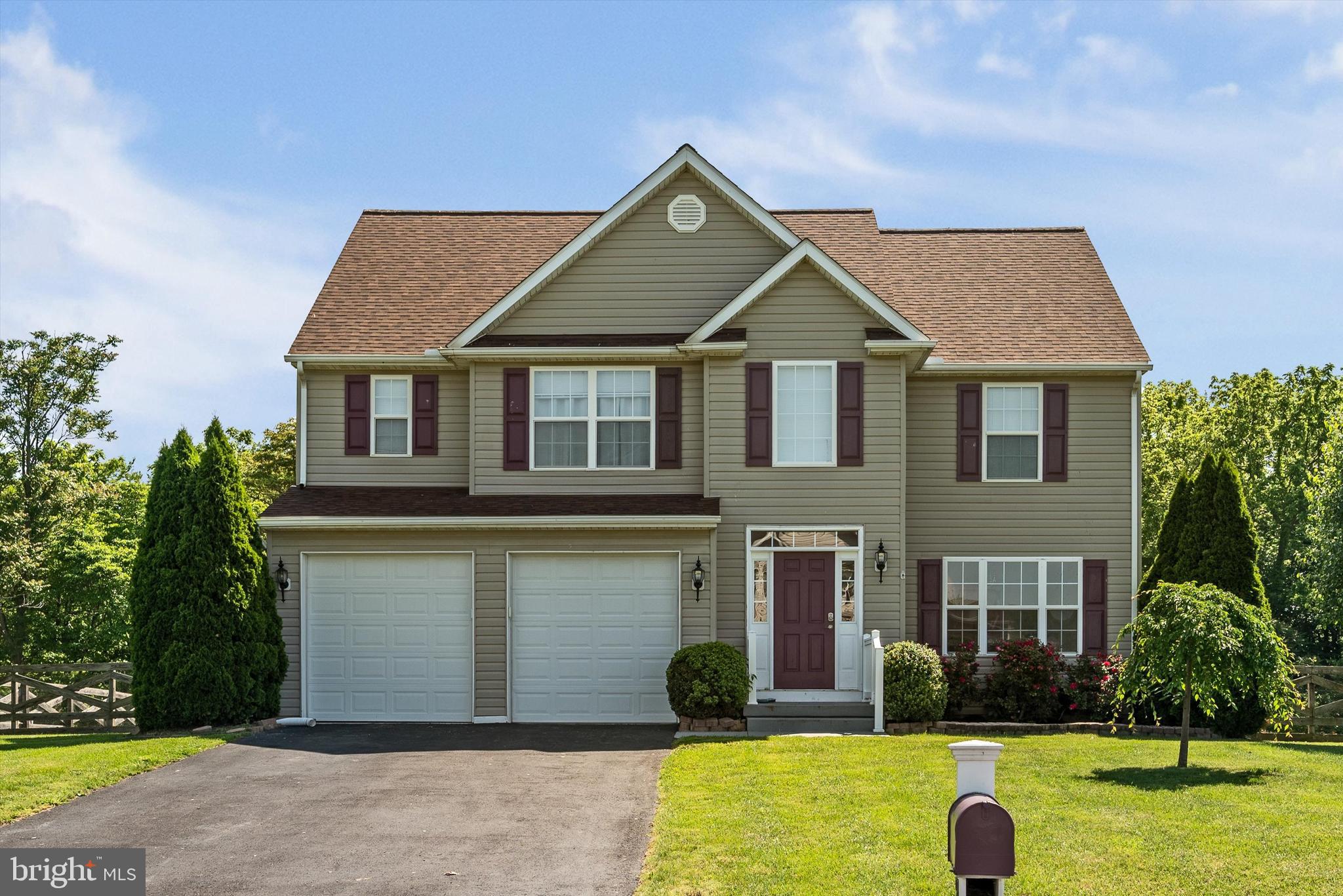 APPLE KNOLLS ESTATES - Residential