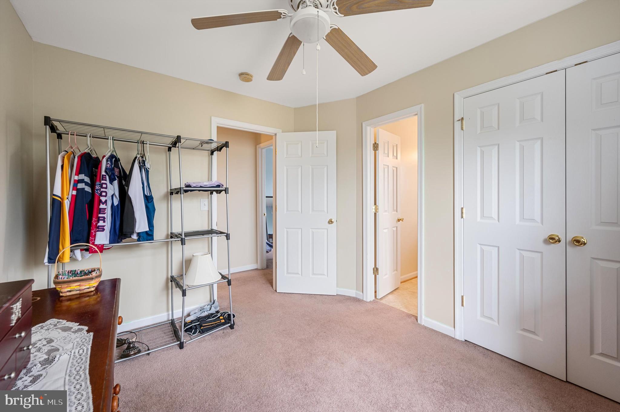 APPLE KNOLLS ESTATES - Residential