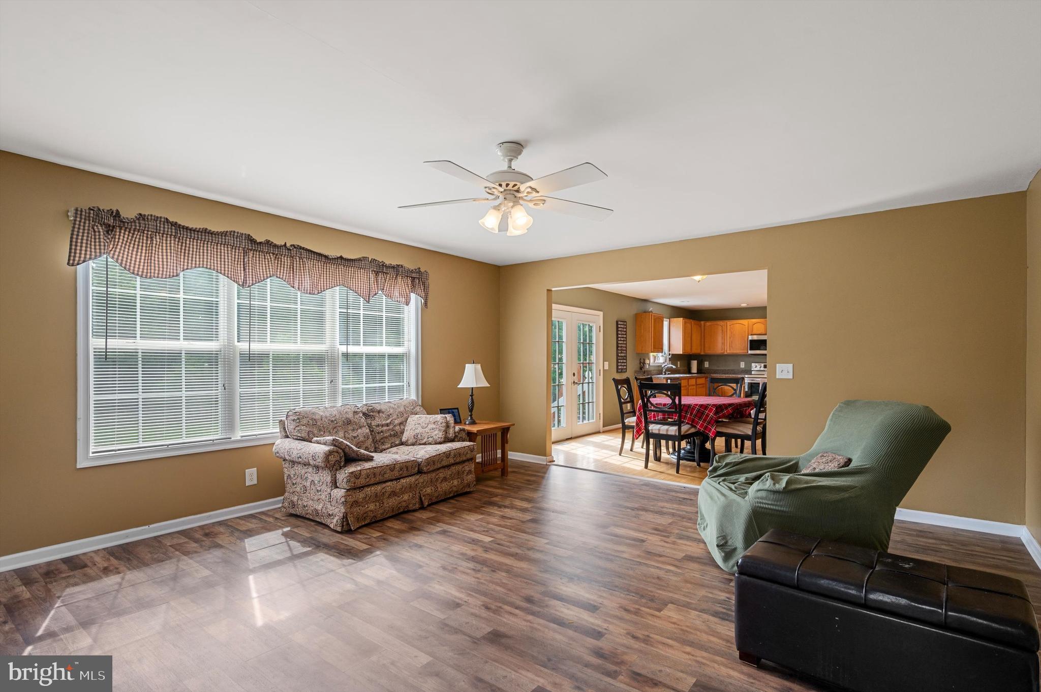 APPLE KNOLLS ESTATES - Residential