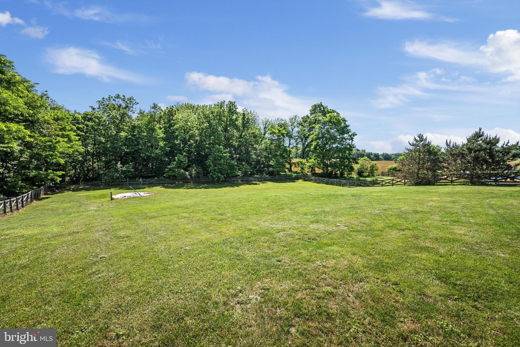 APPLE KNOLLS ESTATES - Residential