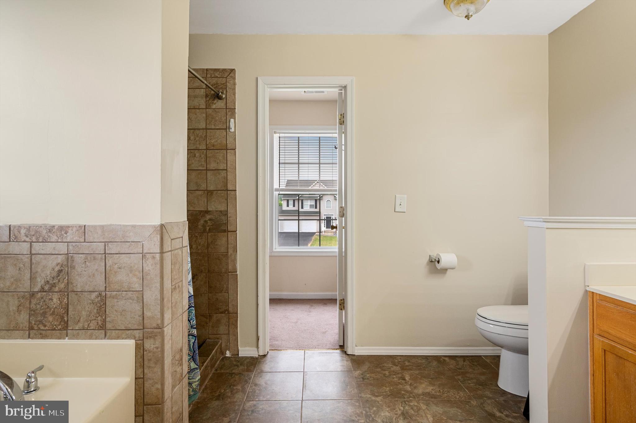 APPLE KNOLLS ESTATES - Residential