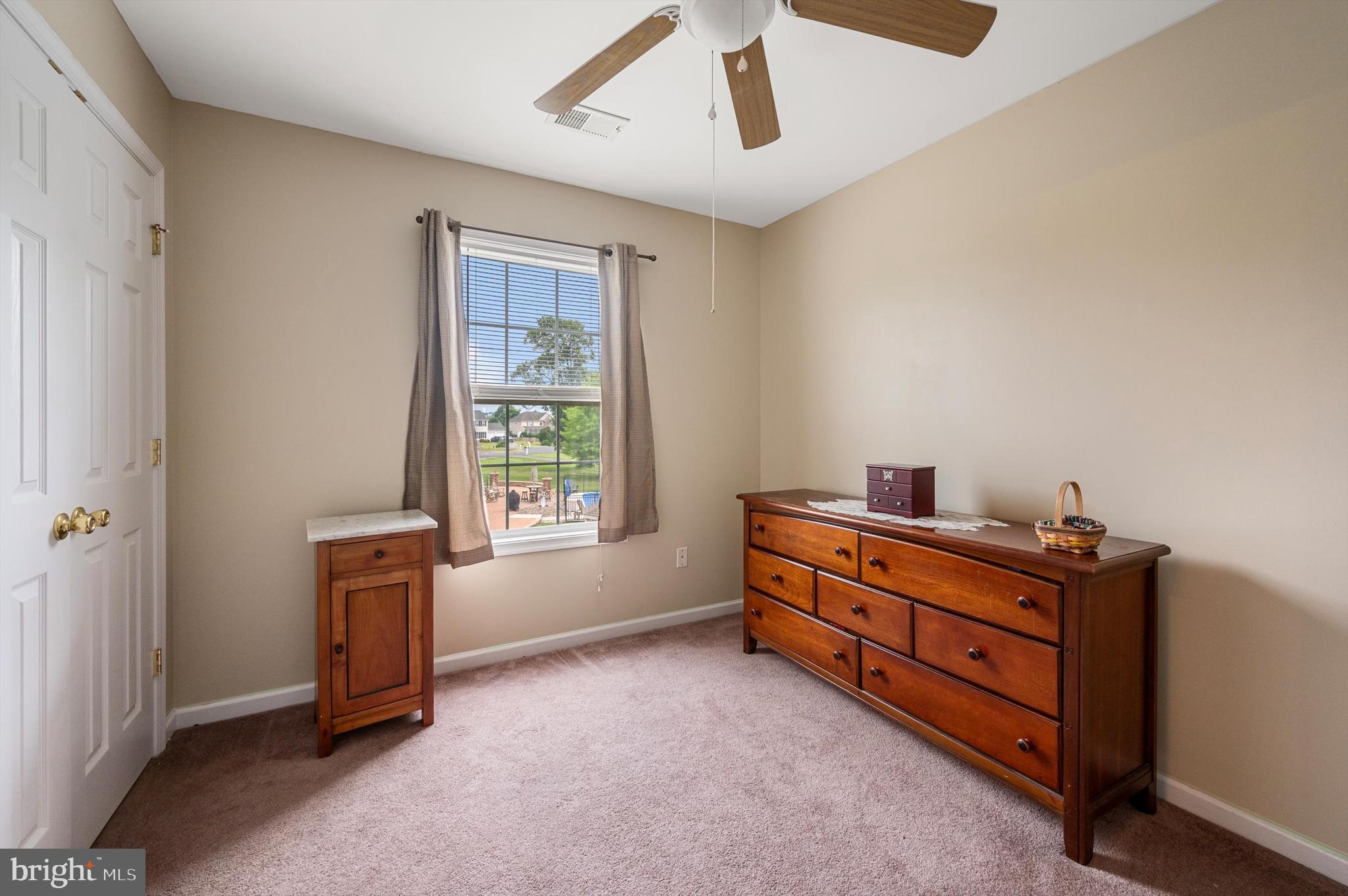 APPLE KNOLLS ESTATES - Residential