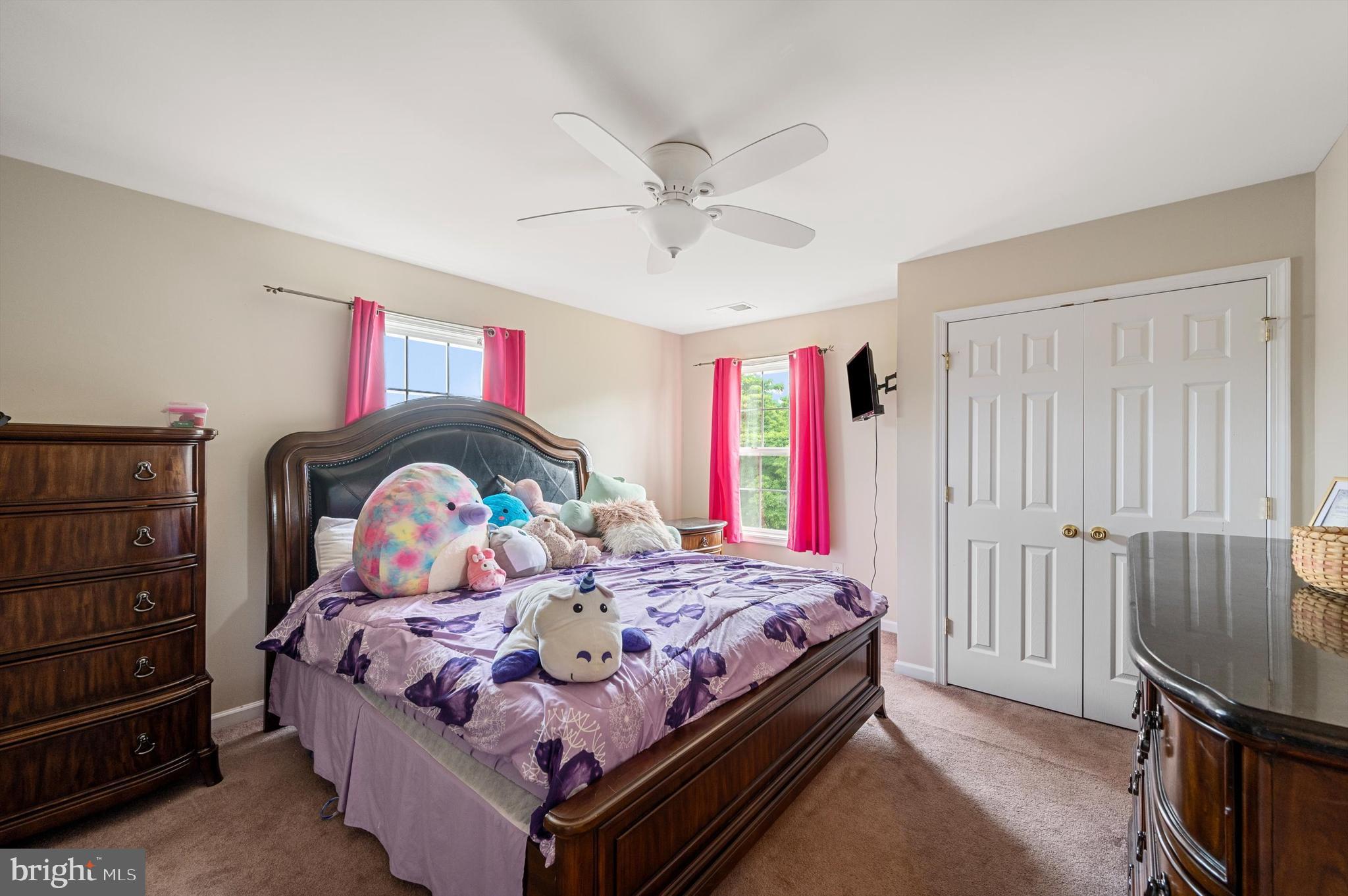 APPLE KNOLLS ESTATES - Residential