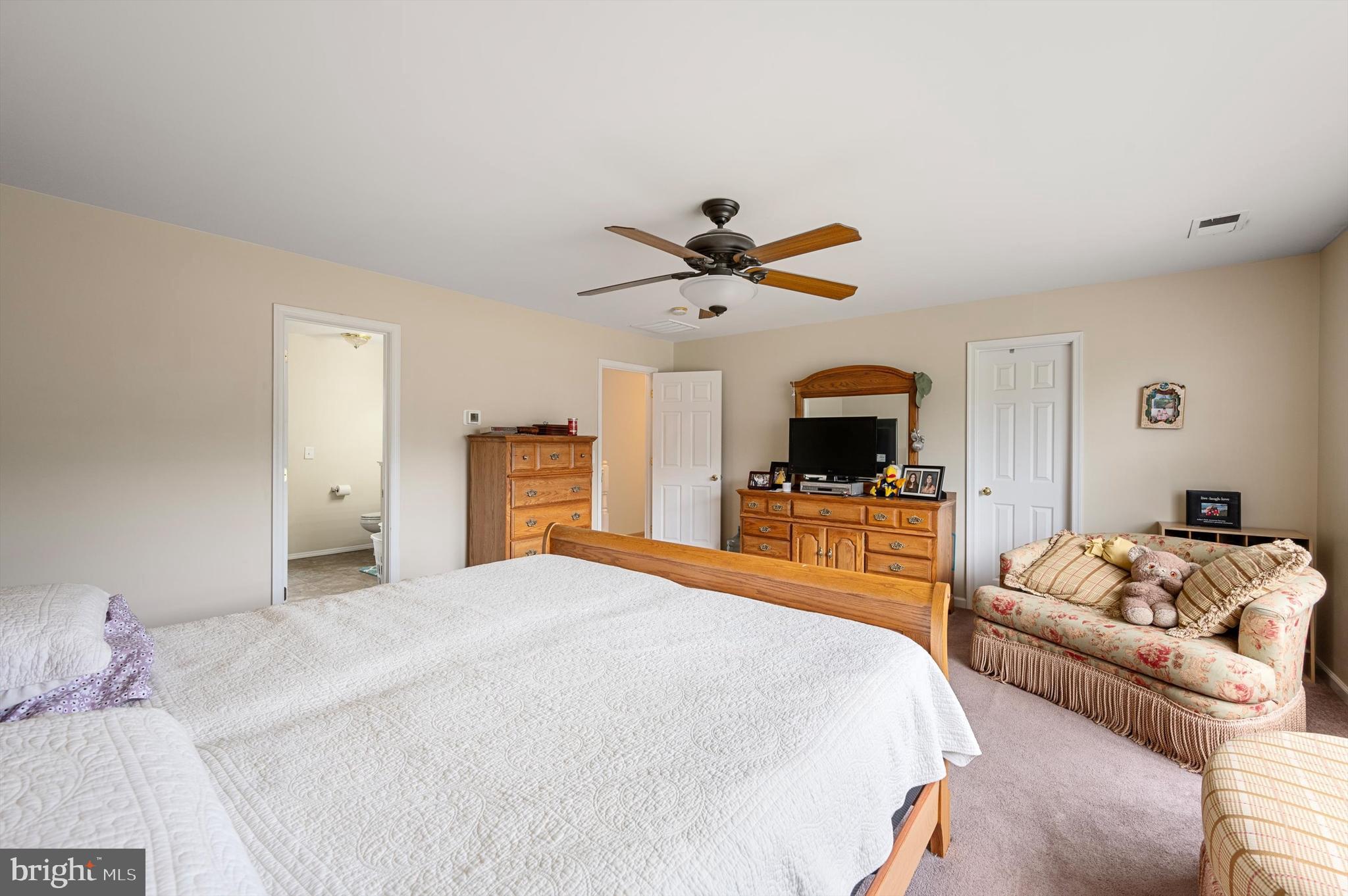 APPLE KNOLLS ESTATES - Residential