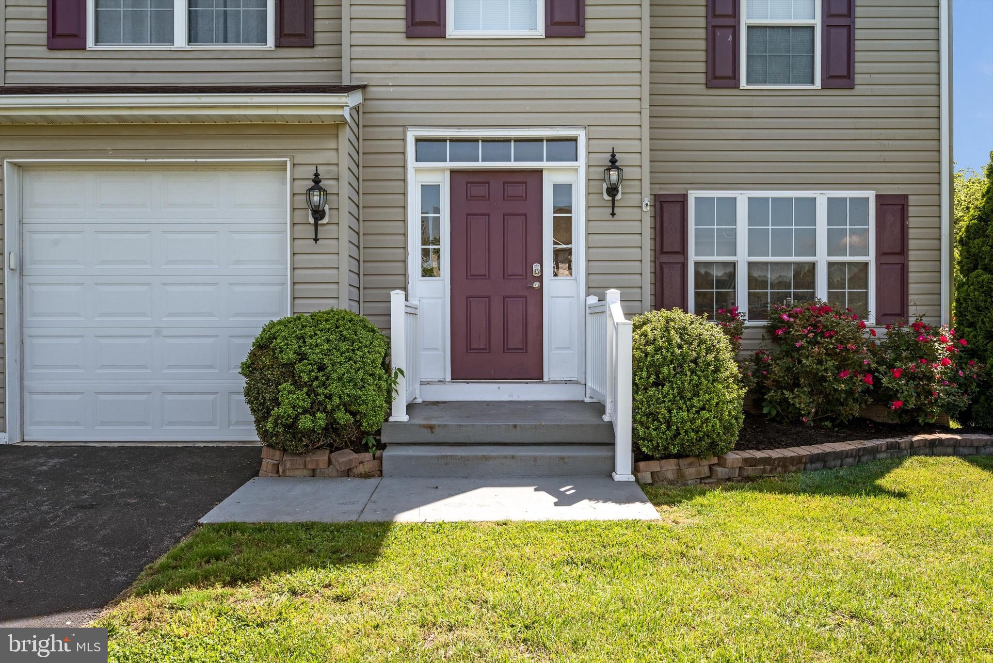 APPLE KNOLLS ESTATES - Residential