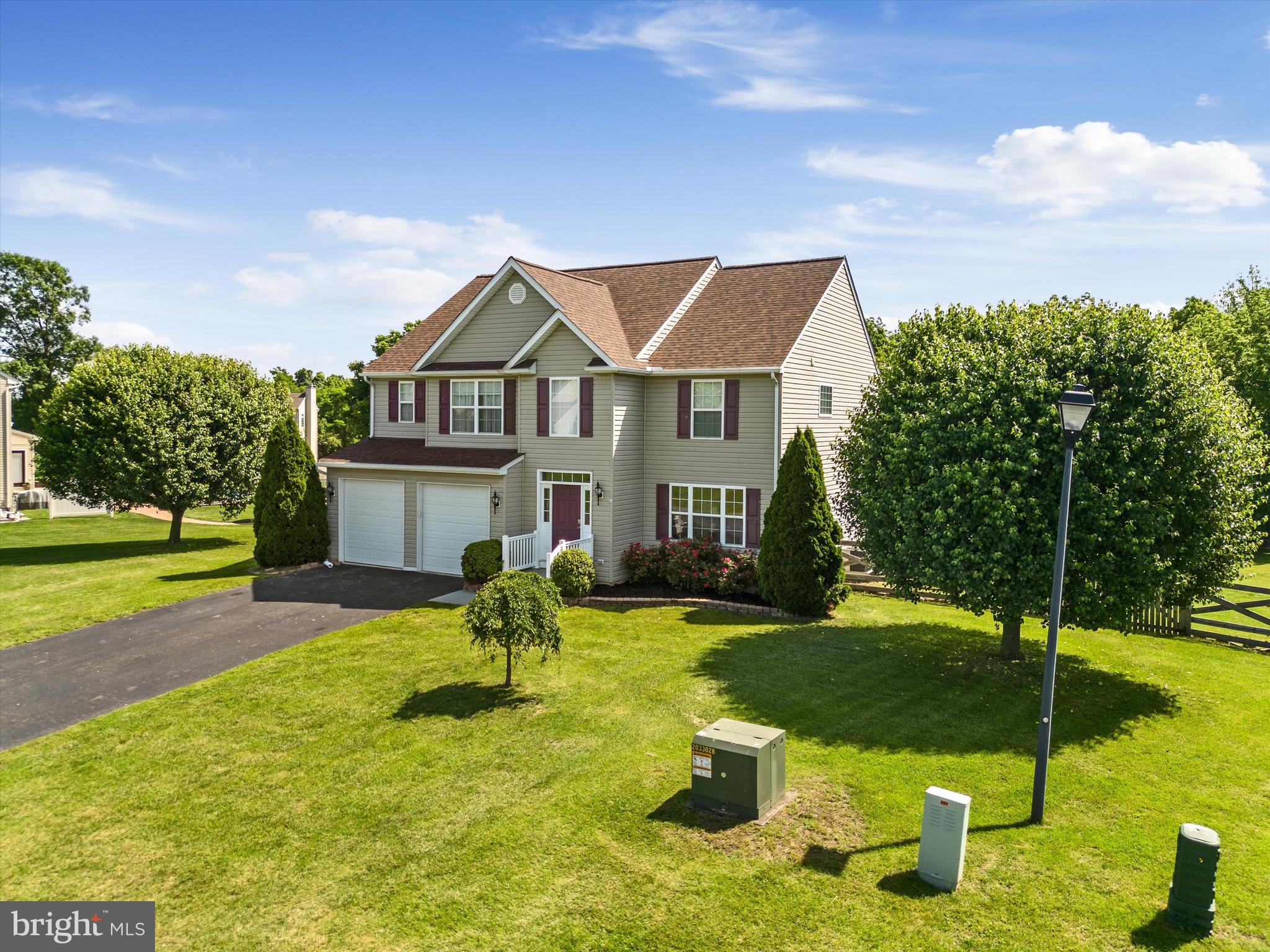 APPLE KNOLLS ESTATES - Residential