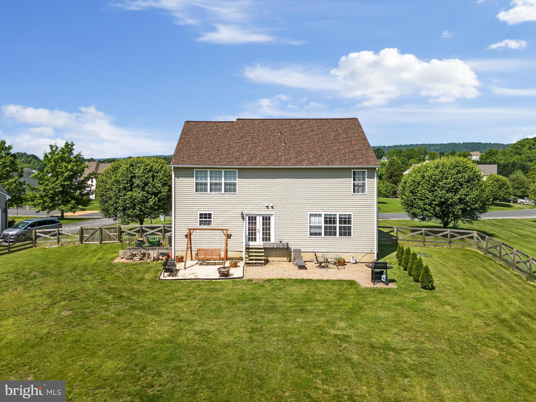 APPLE KNOLLS ESTATES - Residential