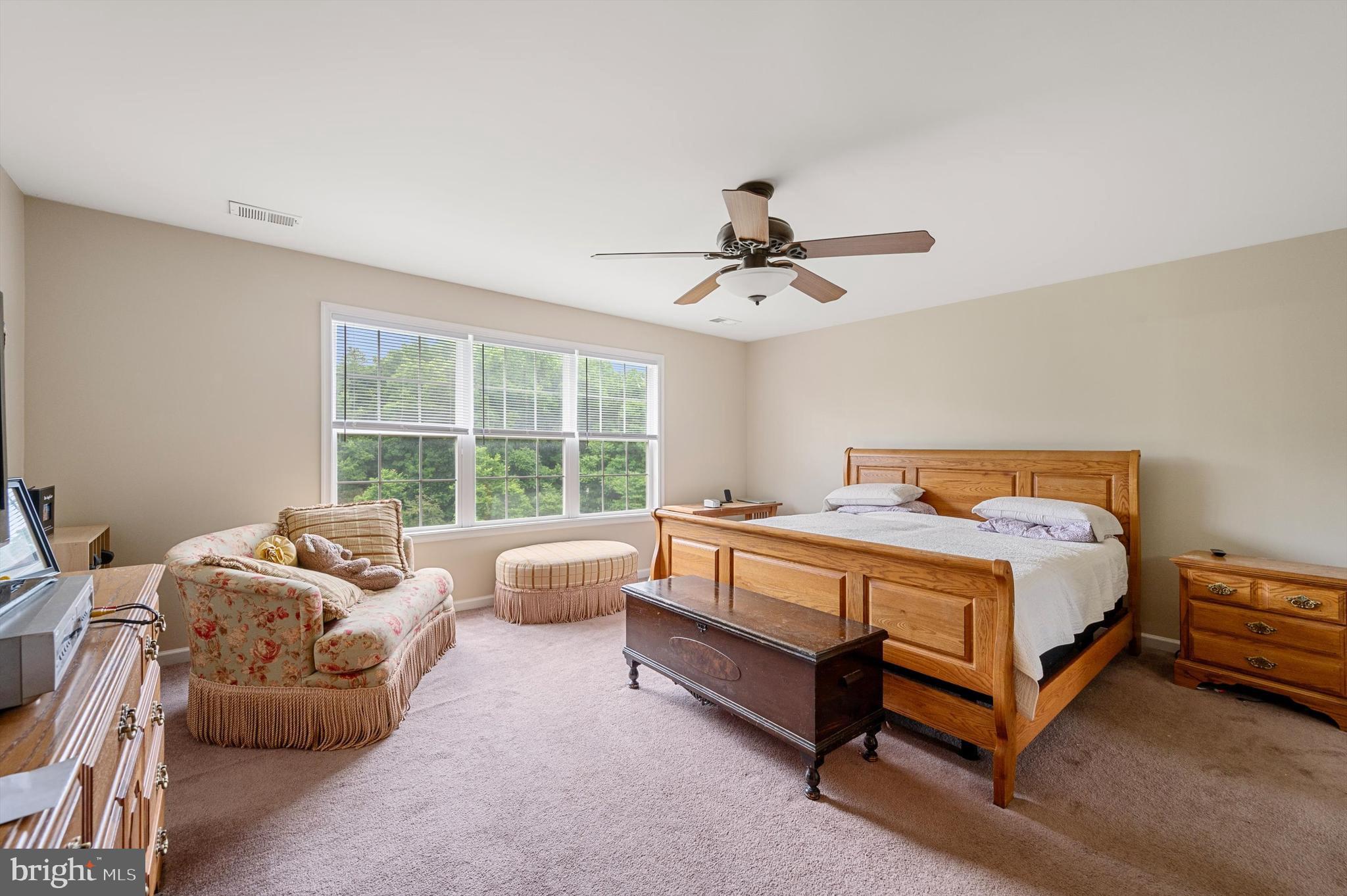 APPLE KNOLLS ESTATES - Residential