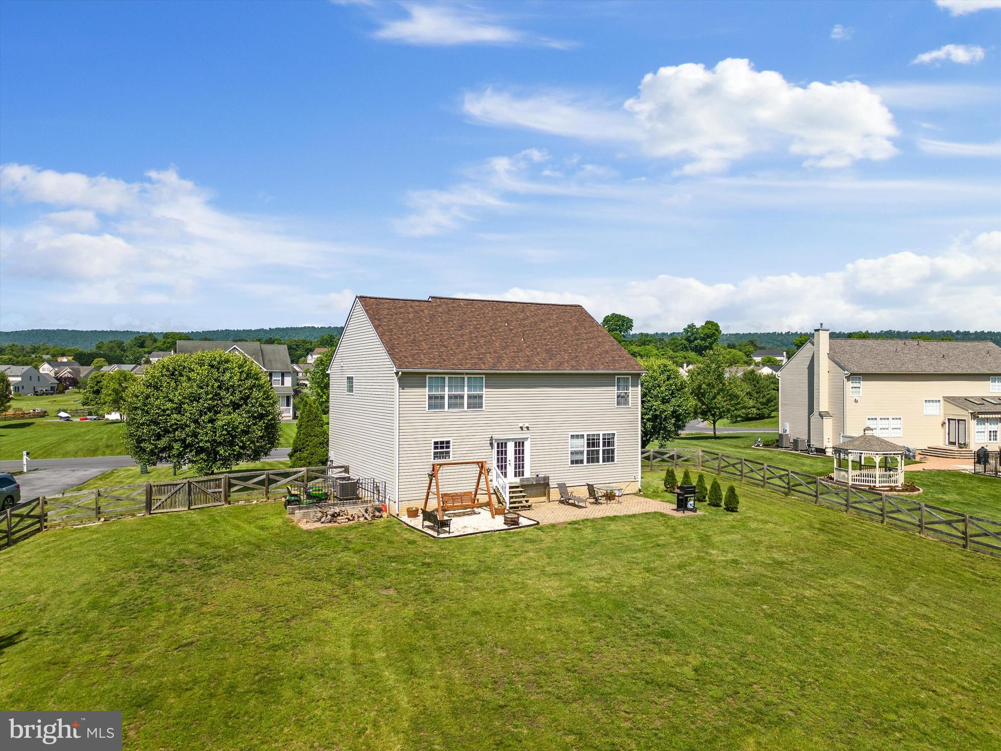 APPLE KNOLLS ESTATES - Residential