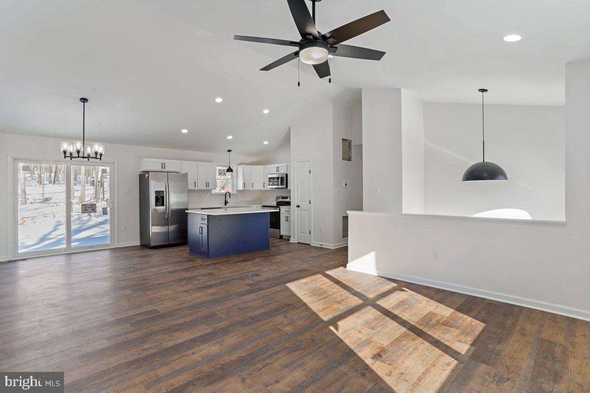 425 BLUEBIRD TRAIL