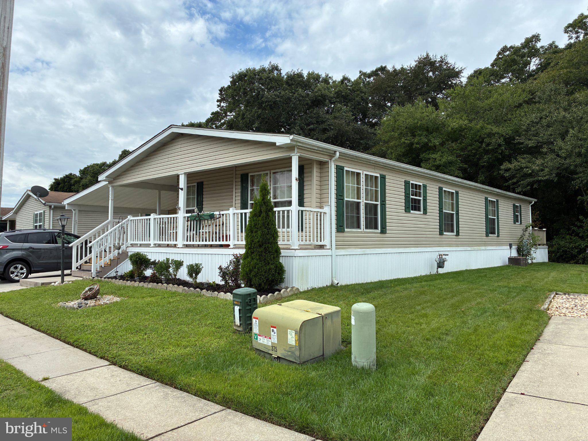 1616 PENNSYLVANIA AVENUE 157 DENNIS LN