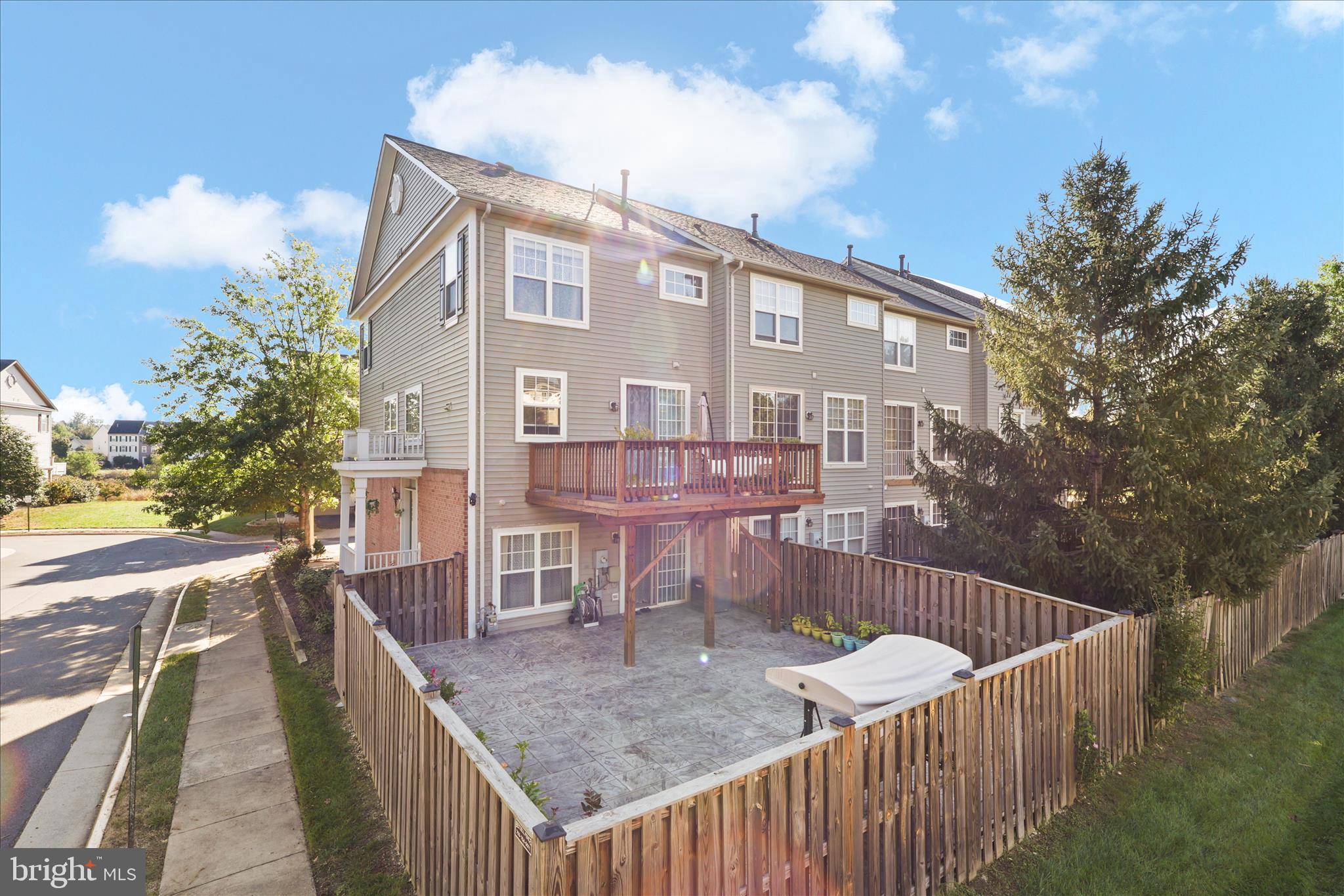 VICTORY LAKES - Residential