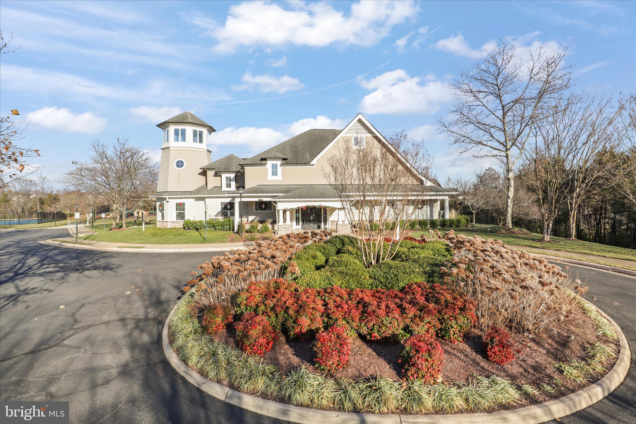 VICTORY LAKES - Residential