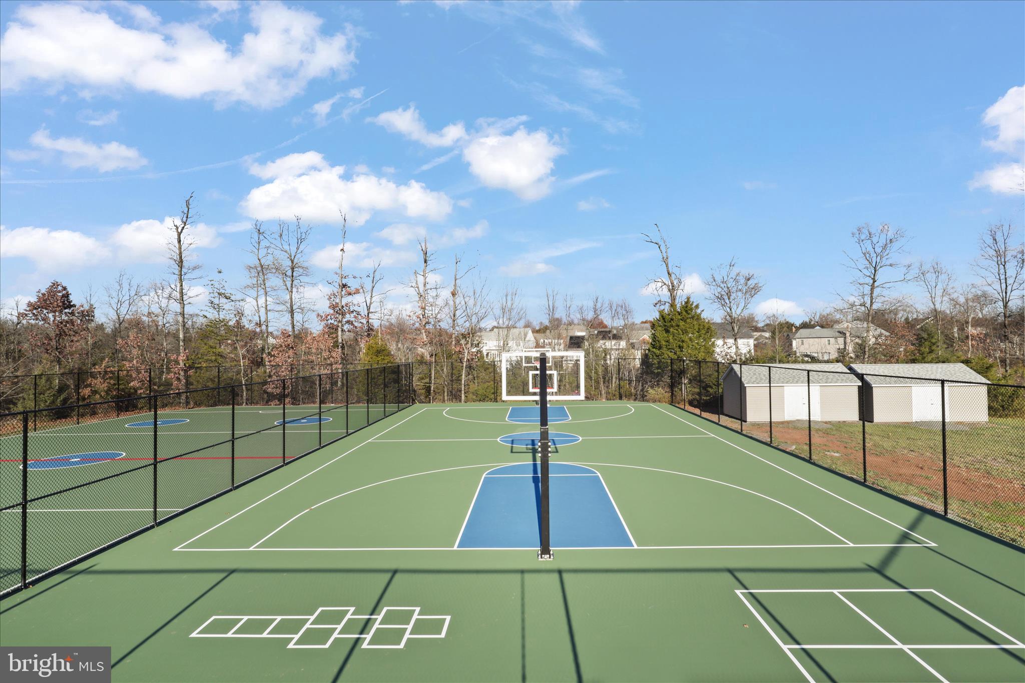 VICTORY LAKES - Residential