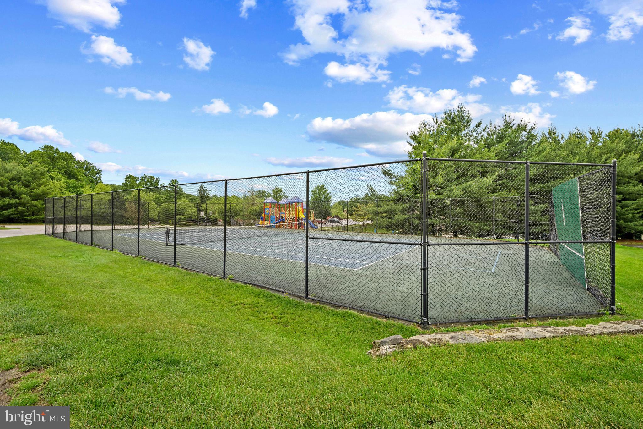 COURTYARDS AT WAVERLY WOODS - Residential
