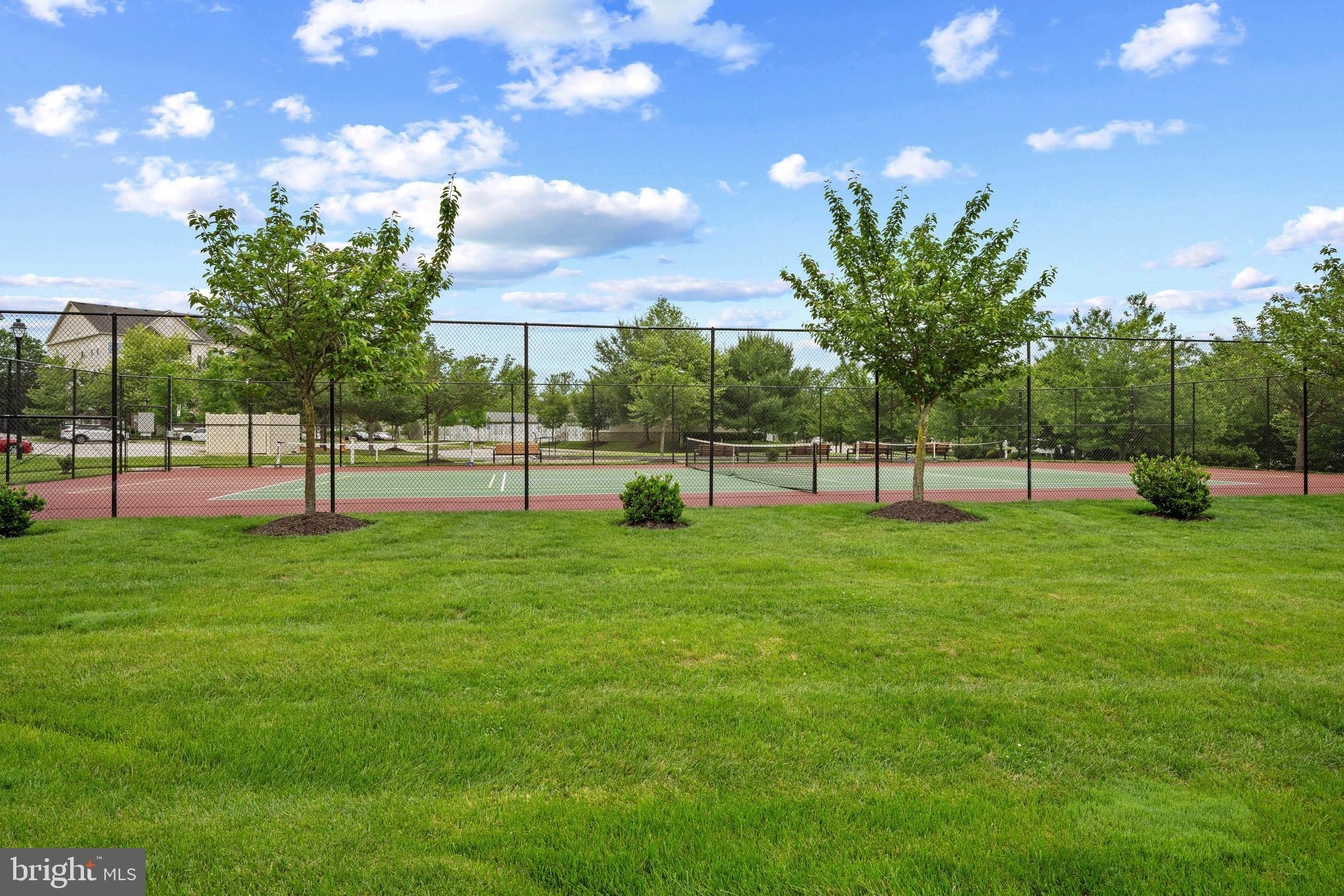 COURTYARDS AT WAVERLY WOODS - Residential
