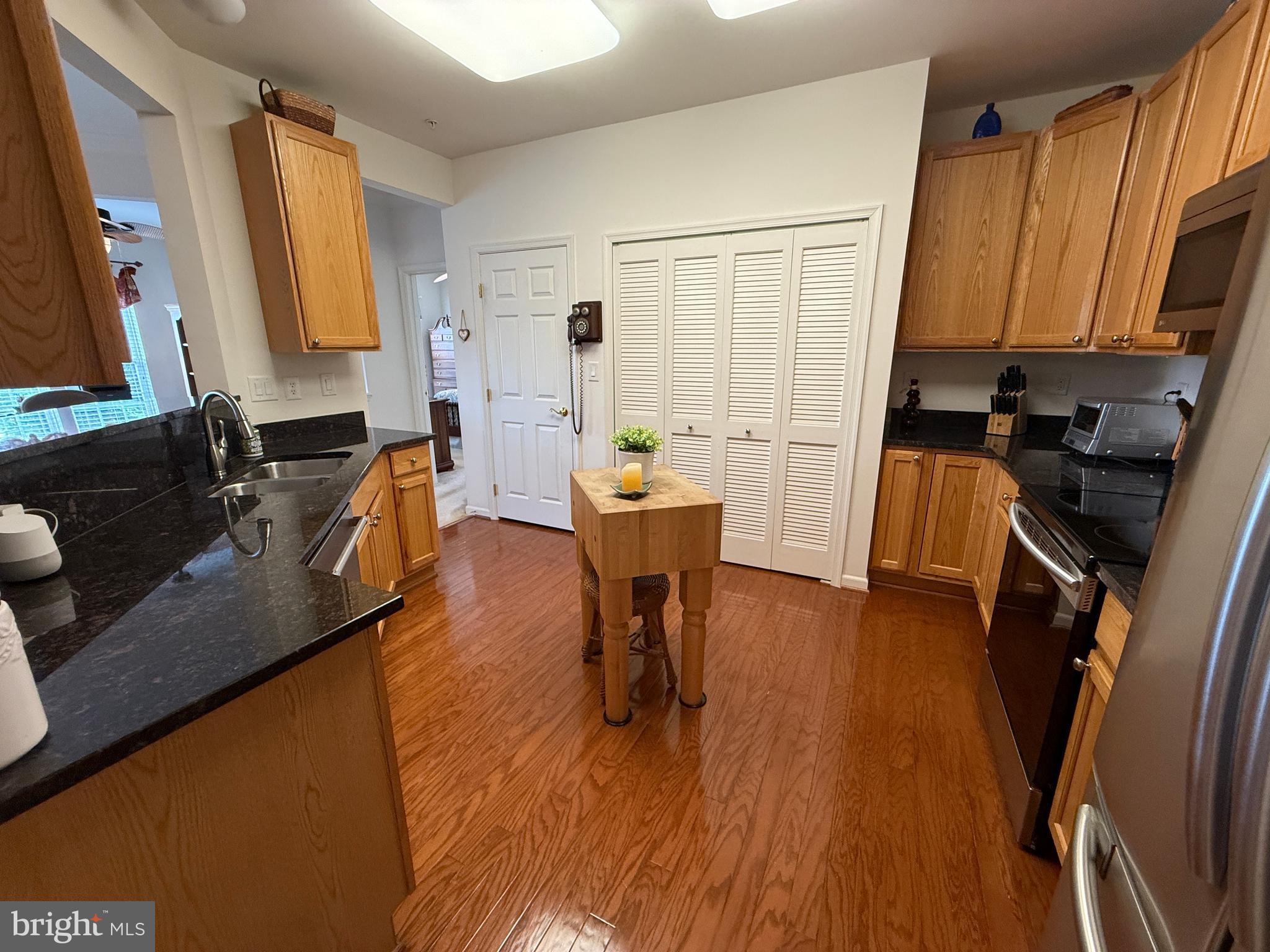 COURTYARDS AT WAVERLY WOODS - Residential