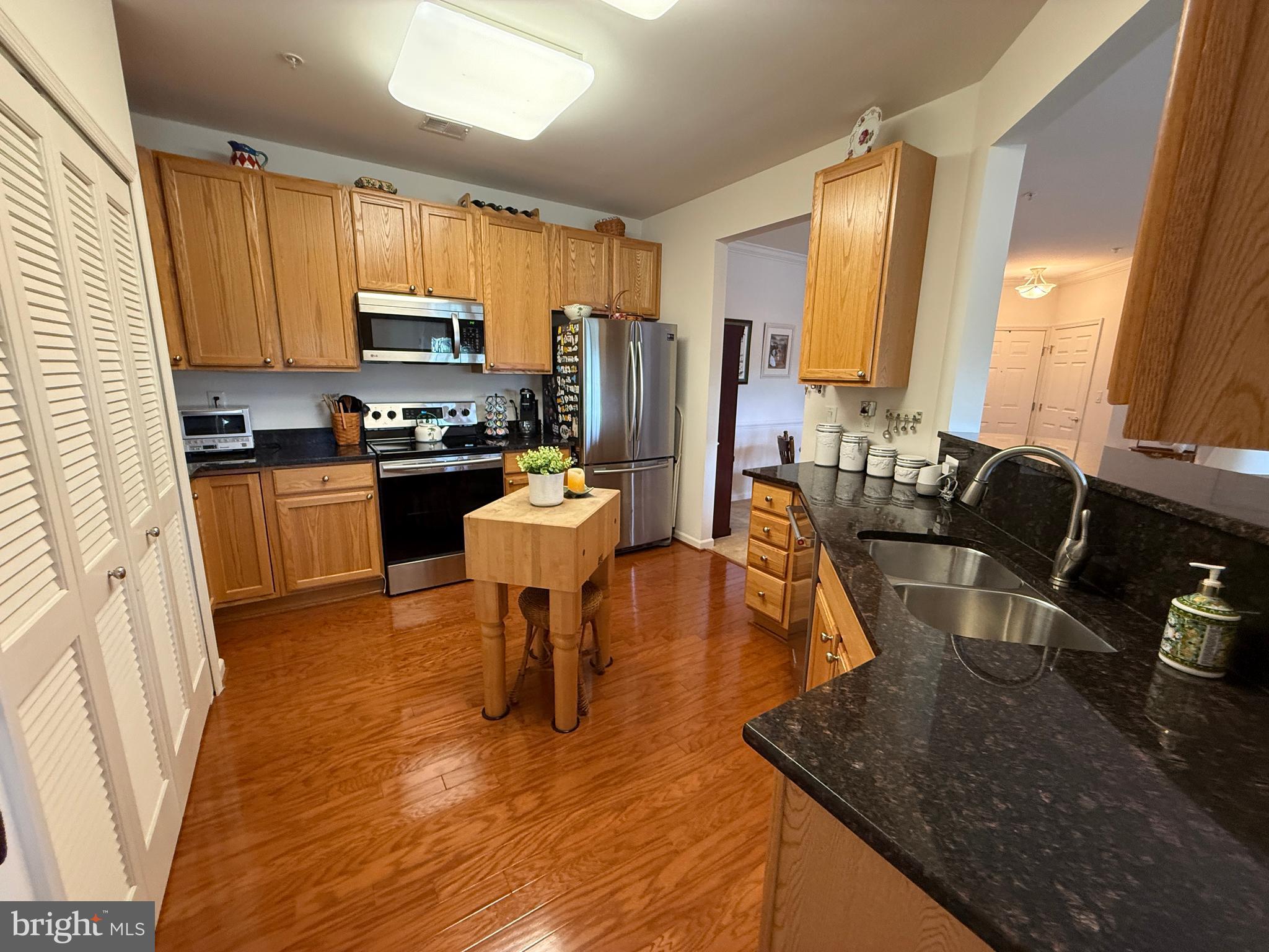 COURTYARDS AT WAVERLY WOODS - Residential
