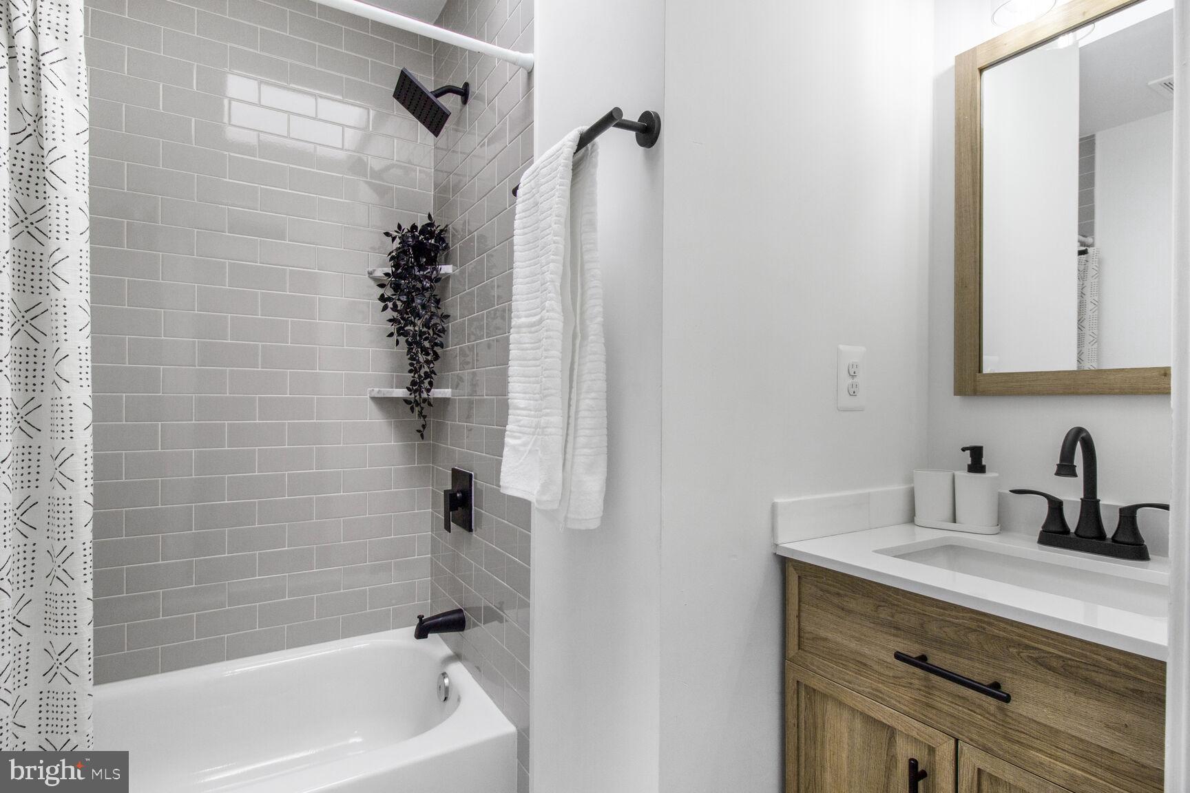 MILTON-MONTFORD - Residential