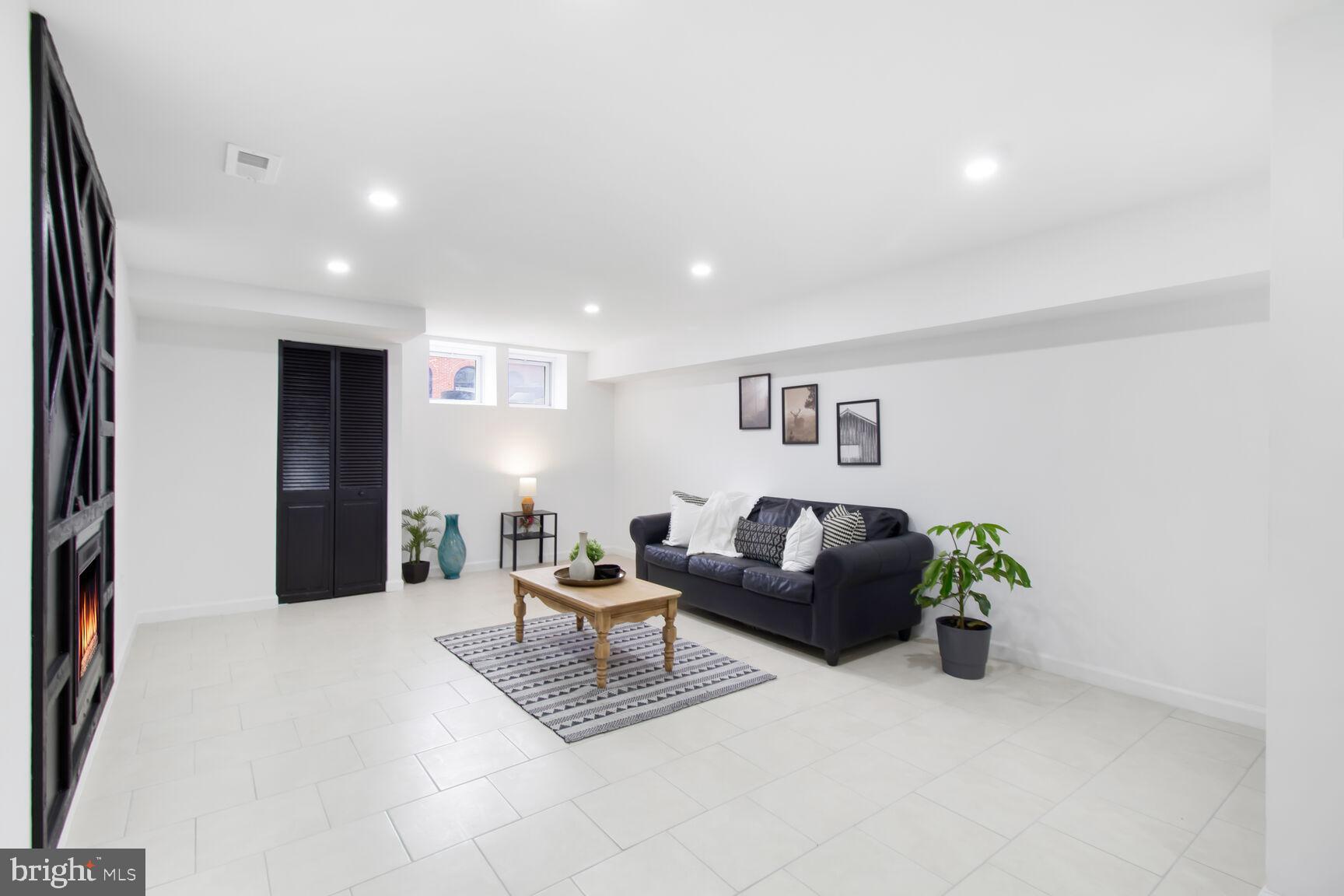 MILTON-MONTFORD - Residential