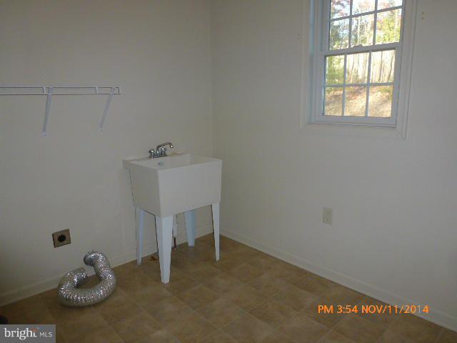 TWIN LAKES EAST - Residential