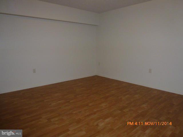 TWIN LAKES EAST - Residential