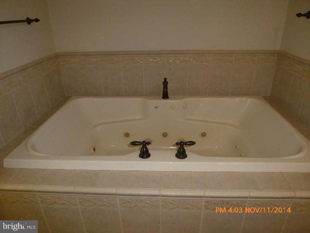 TWIN LAKES EAST - Residential