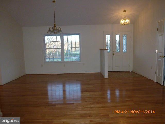 TWIN LAKES EAST - Residential