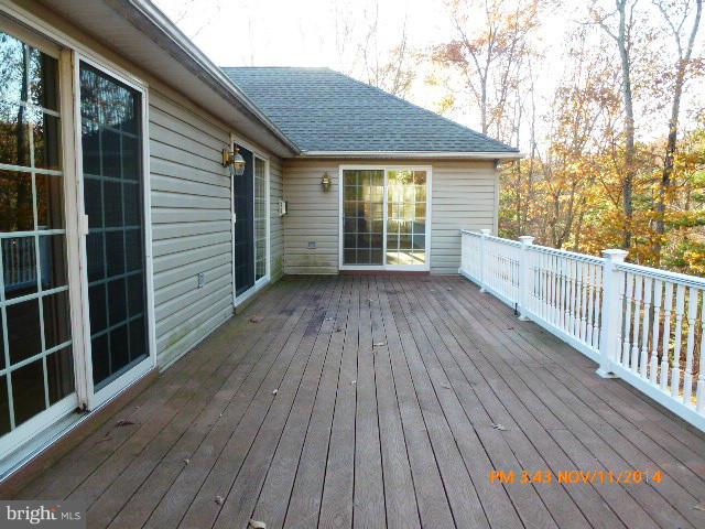 TWIN LAKES EAST - Residential