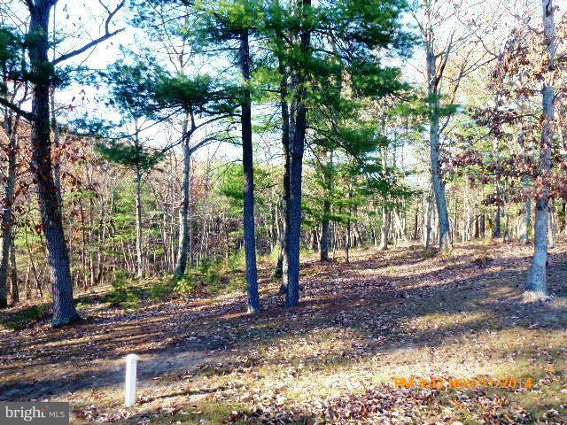 TWIN LAKES EAST - Residential