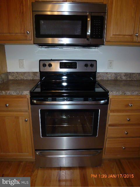 TWIN LAKES EAST - Residential