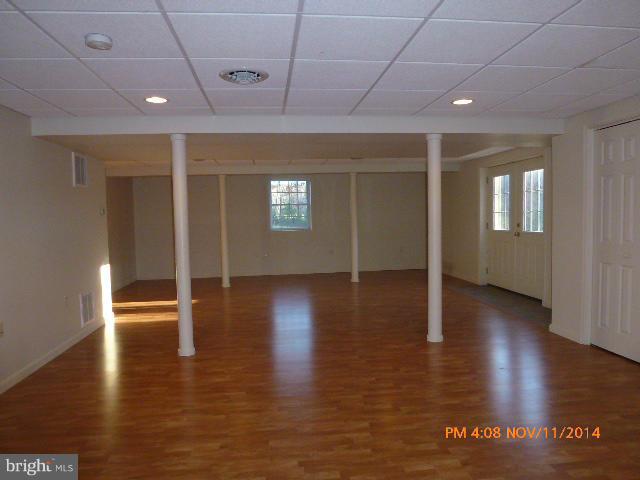 TWIN LAKES EAST - Residential