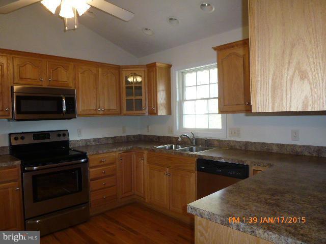 TWIN LAKES EAST - Residential