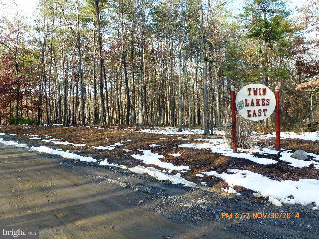 TWIN LAKES EAST - Residential