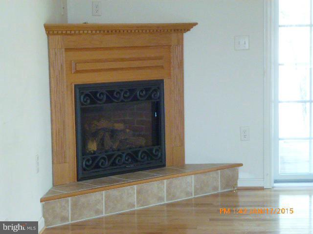 TWIN LAKES EAST - Residential