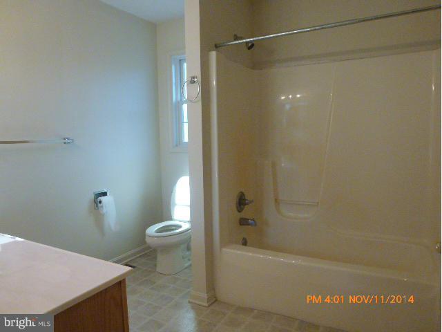 TWIN LAKES EAST - Residential