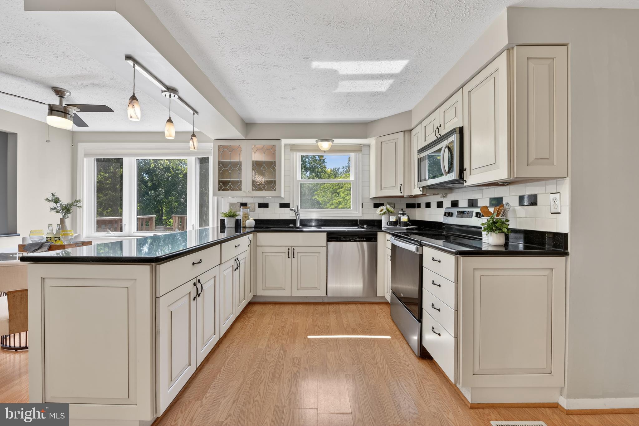 LOCKMEADE - Residential
