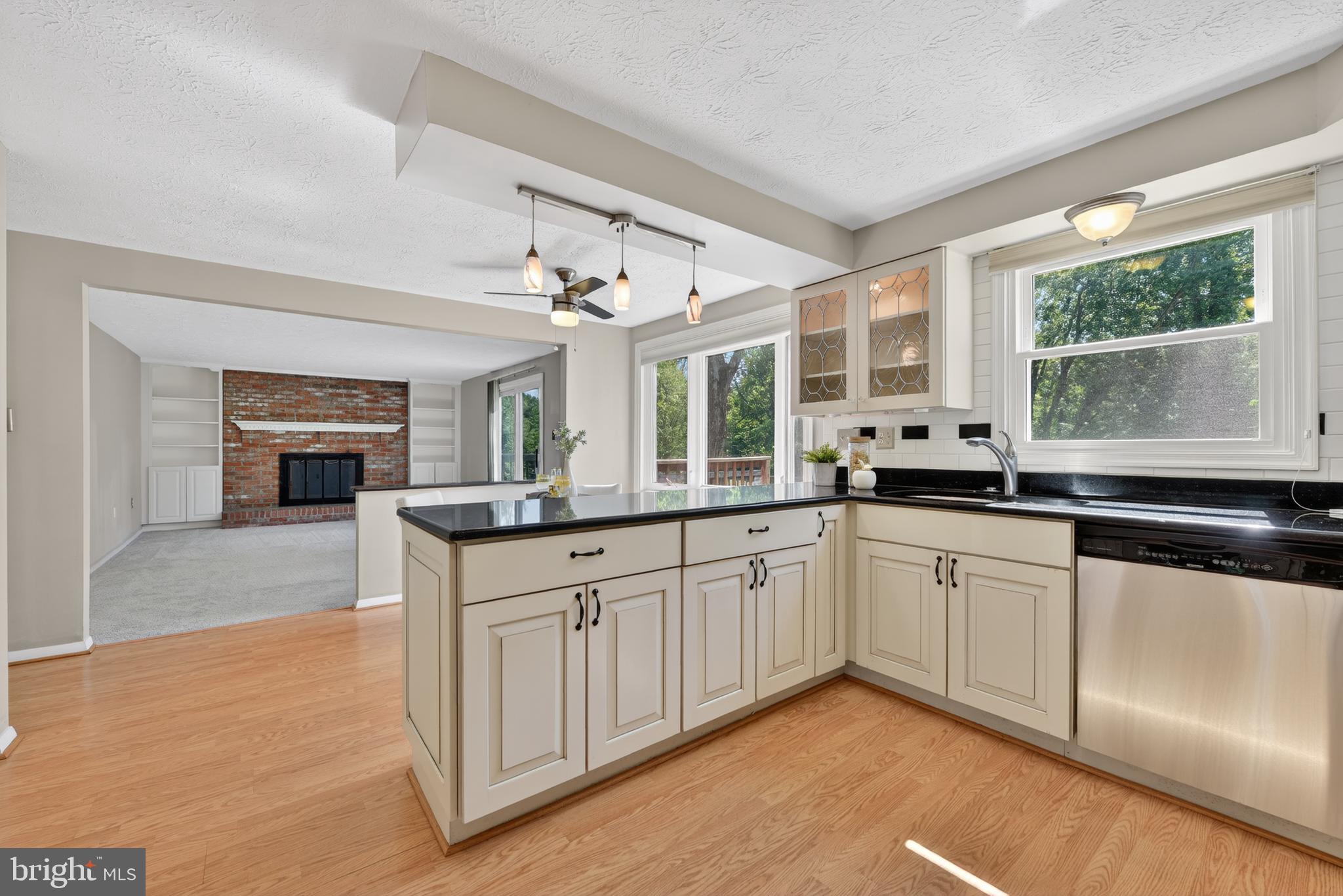 LOCKMEADE - Residential