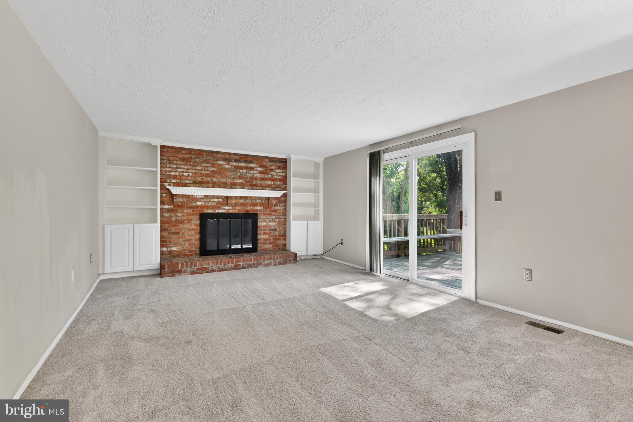 LOCKMEADE - Residential