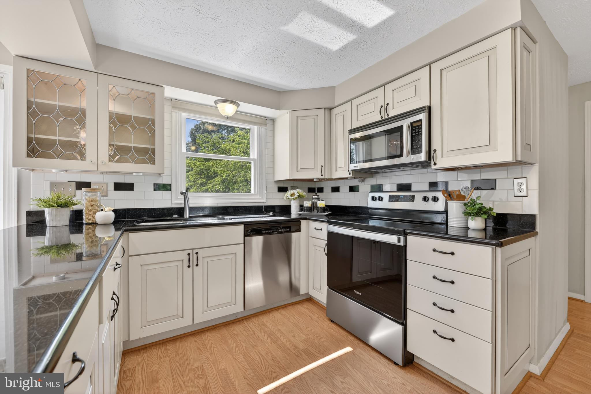 LOCKMEADE - Residential