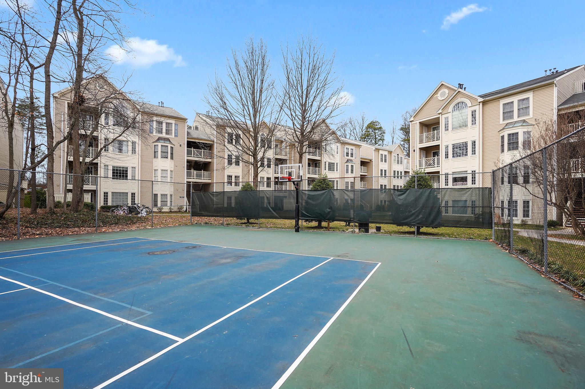 FAIRFIELD HOUSE - Residential